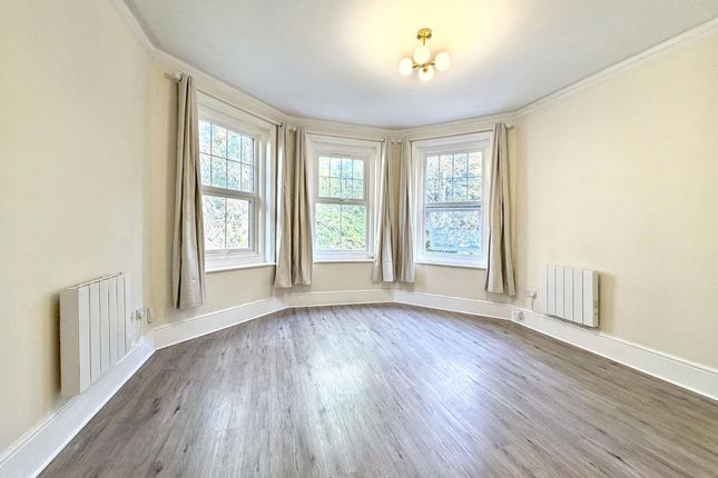 Flat 5, 8 Upper Brighton Road, Surbiton photo 2