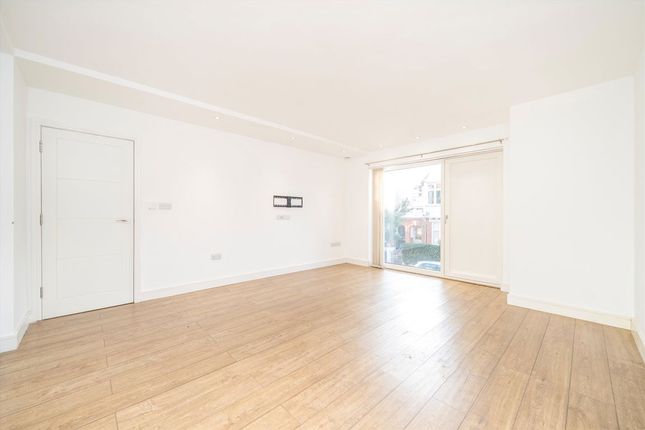Flat 5, Denehurst Court, 16, Denehurst Gardens, London photo 2