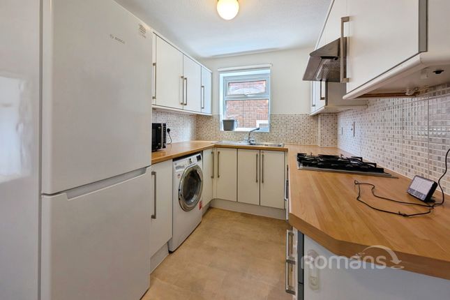 112, Beaconsfield Way, Reading photo 4