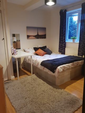 49 Trelawney , Paragon Road, London photo 2
