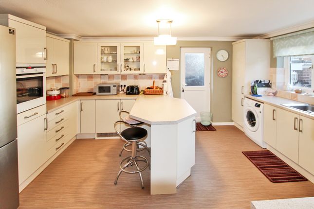 Woodfinlow, Thompsons Lane, Waterlooville photo 4