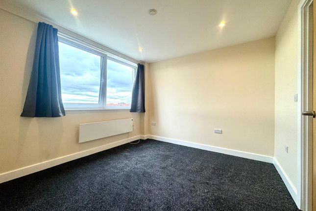 Main Bedroom Pic 2.Jpeg