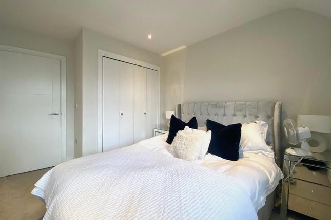 6 Prospect House, The Broadway, Farnham Common photo 5