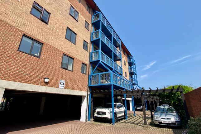 Flat to rent in Marriotts Wharf, West Street, Gravesend, Kent