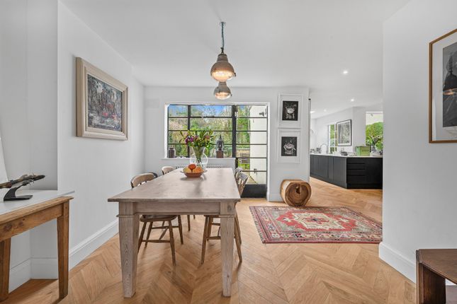 27, Ludlow Way, London photo 4