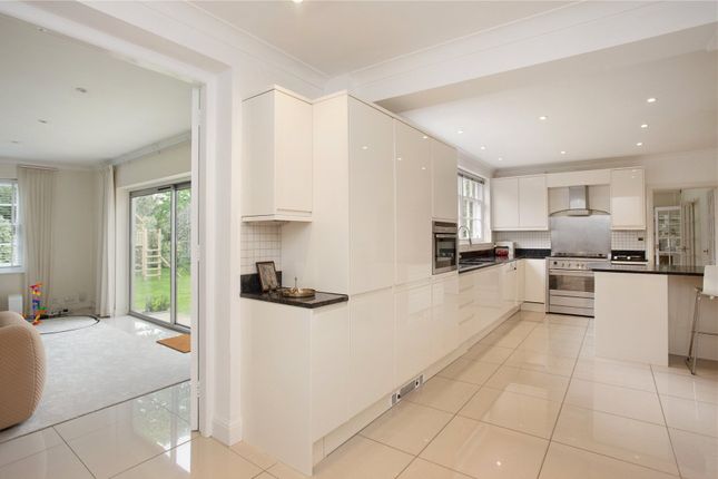 Copper Beeches, 2, Grenville Close, Surrey photo 4