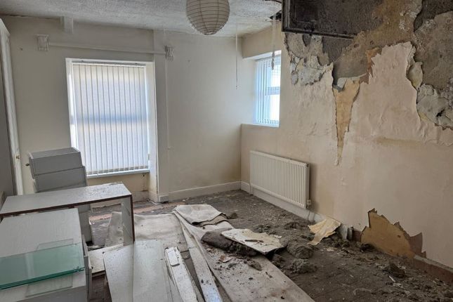 4 Station Road, Kidwelly photo 2