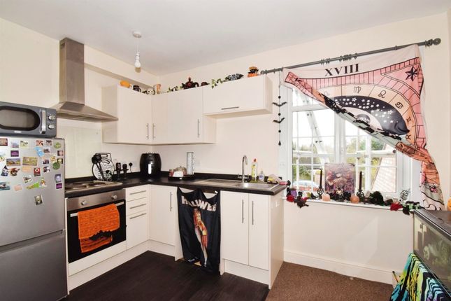 Flat for sale in London Road, Oadby, Leicester