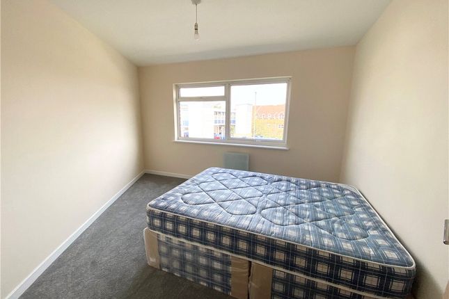 Flat to rent in Gresham Road, Staines-Upon-Thames, Surrey