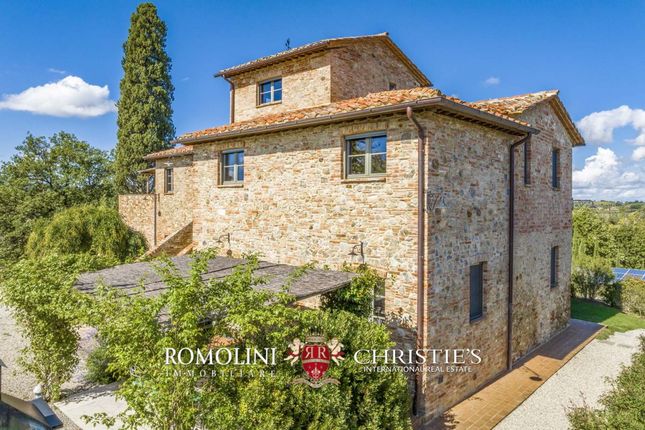 Country house for sale in Montepulciano, Tuscany, Italy