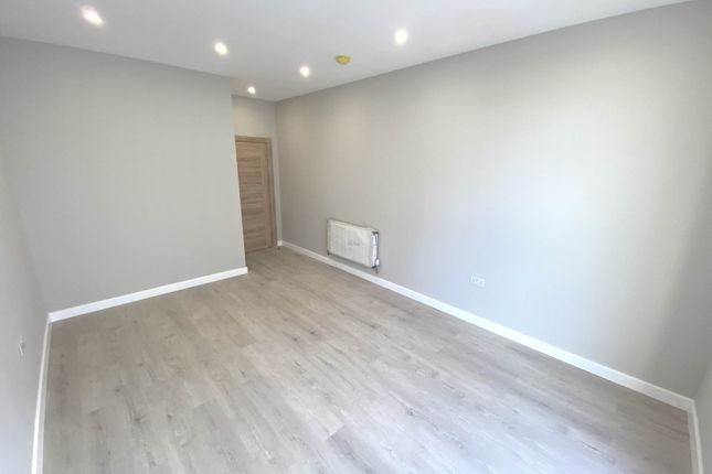 57 Churchill House, Stirling Way, Borehamwood photo 5