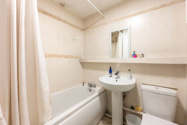 Flat for sale in Long Drive, Greenford