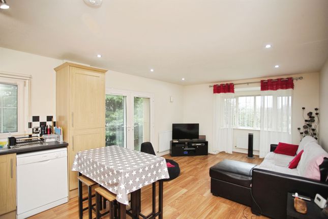 Apartment 24, Lowry Court, Lower Street, Rugby photo 4
