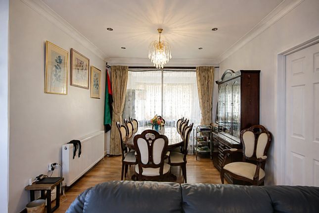13, Curthwaite Gardens, Enfield photo 4