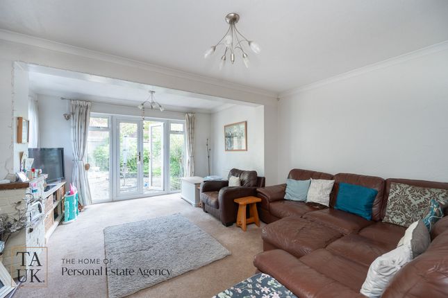 20, Cootham Green, Pulborough photo 4