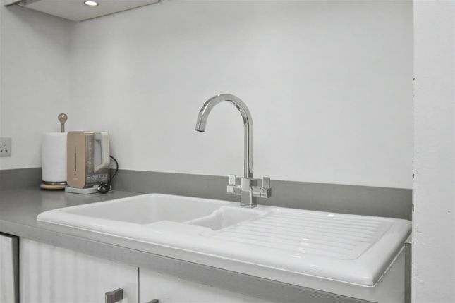 87, Kesteven Way, Corby photo 3