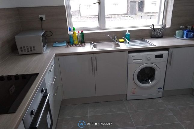 Flat, Kennedy Path Townhead, Glasgow photo 5