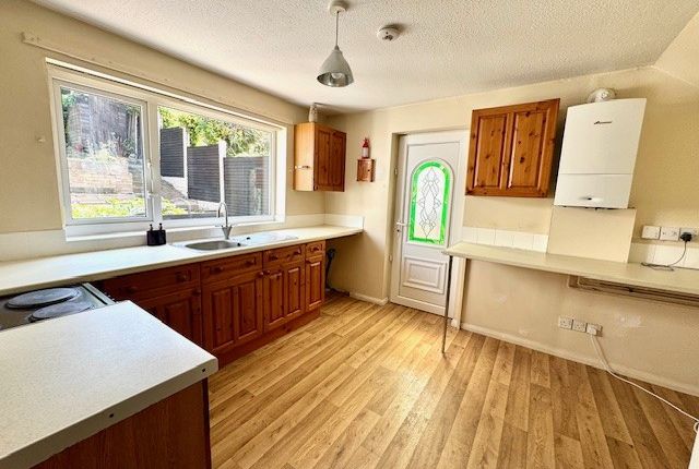 7, Sandhill Grove, BARNSLEY photo 3
