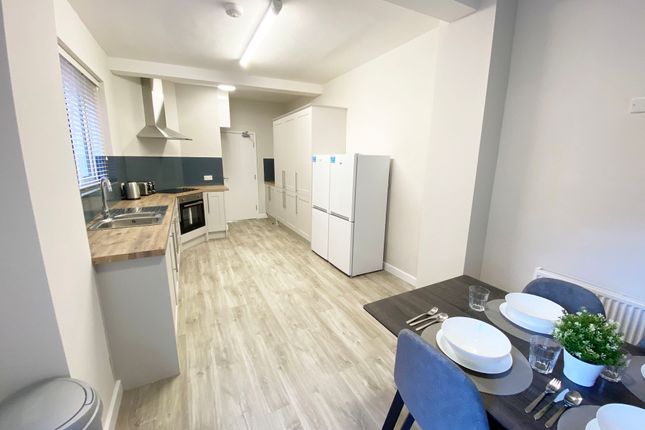 Ensuite 4, 186, Hearsall Lane, Coventy photo 5