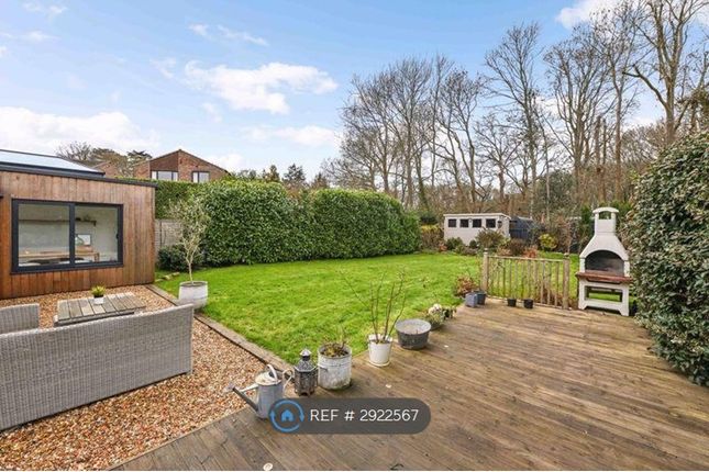 Trundle Cottage, The Drive, Chichester photo 3