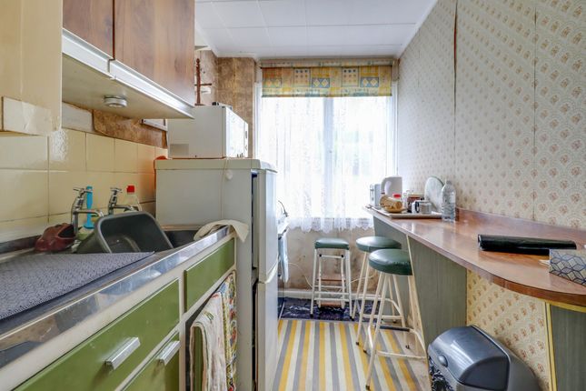 Flat for sale in Thompson Road, Brighton