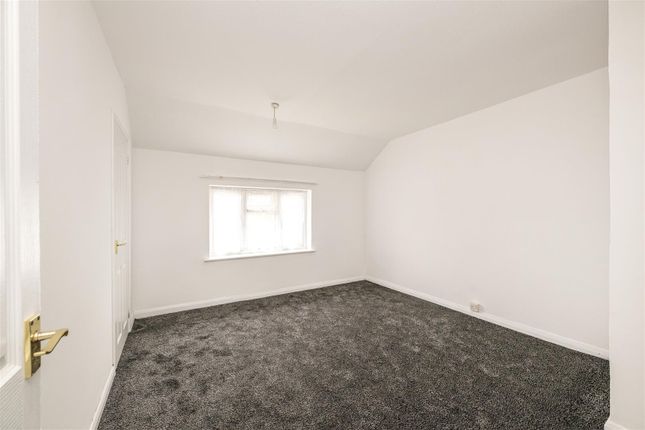 151, Spearing Road, High Wycombe photo 4