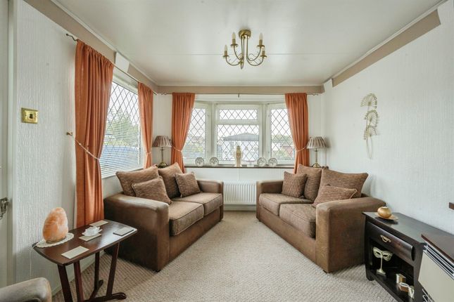 32, Park Homes, Mexborough photo 2