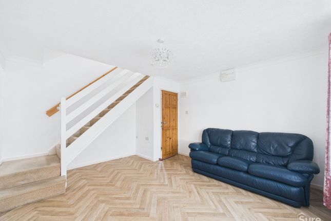 3 The Paddocks, Swadlincote photo 3