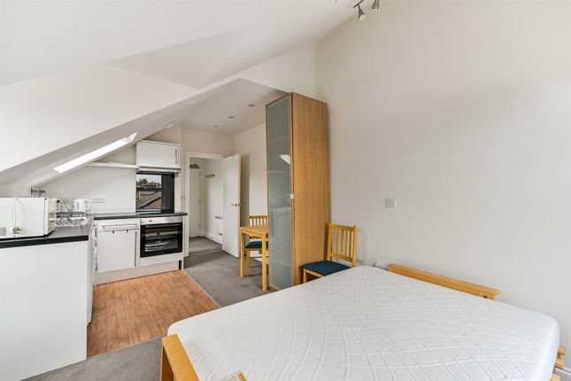 98, 5, London Road, Reading photo 4
