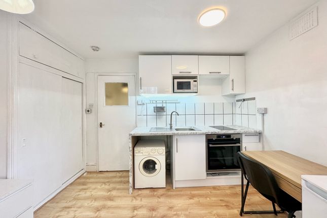 Flat 6, 54, Hogarth Road, Kensington photo 3
