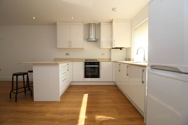 Flat to rent in Willow Court, Edgware, Edgware