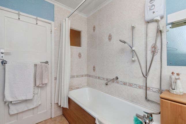 10, Headley Walk, Avon photo 4