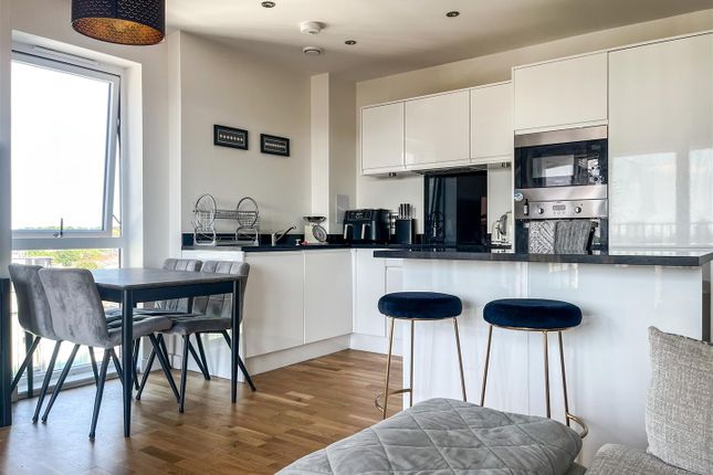 flat 83 Cowan House, 37, Greenwich High Road, London photo 4