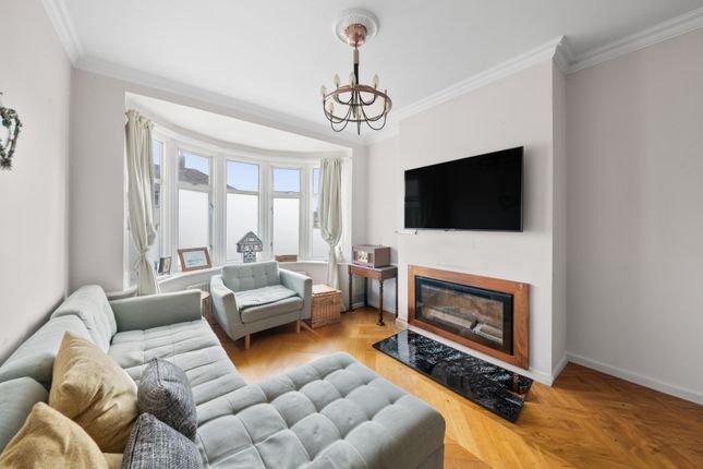 11, Wharncliffe Drive, Southall photo 2