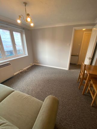 Flat 23, Linden Place, Staines-upon-Thames photo 4
