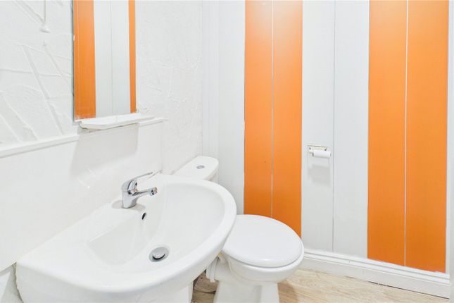 Room 16, 23-25, The Crescent, Middlesbrough photo 2