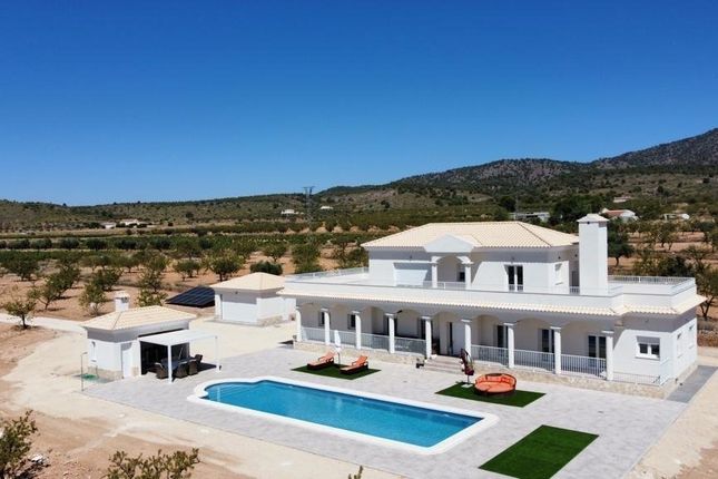 Villa for sale in Pinoso, Alicante, Spain