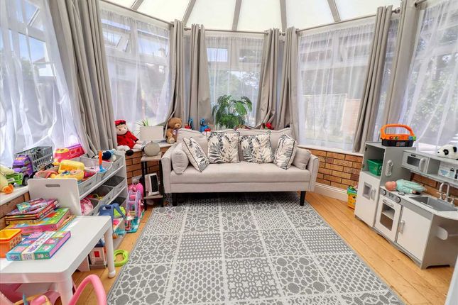 75, Holland Road, Clacton on Sea photo 4