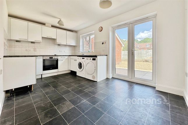 8, Alford Close, Berkshire photo 4