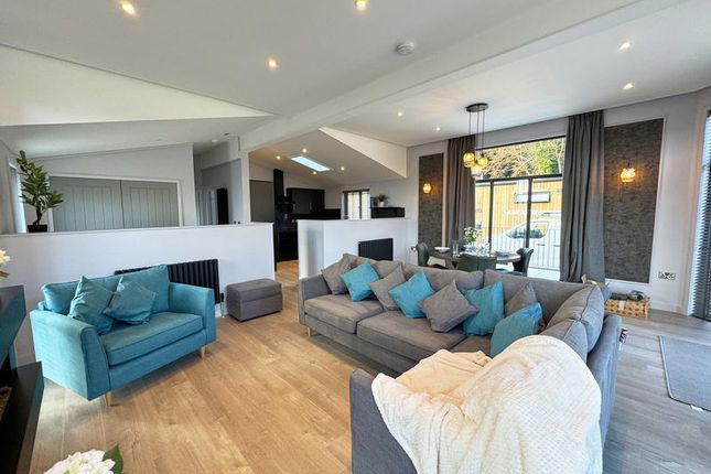 58 Woodlands, Weybridge Park Estate, Addlestone photo 4