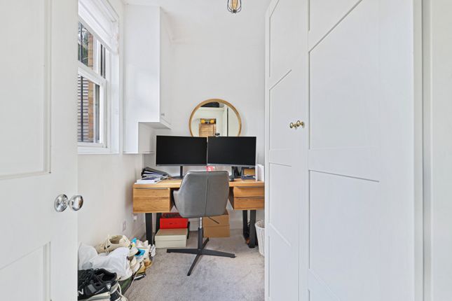 Terraced house to rent in Old Ford Road, London