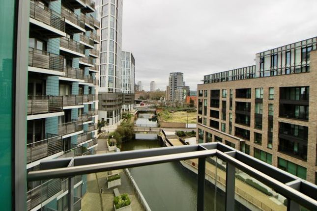 Thumbnail Flat to rent in Stratford, London
