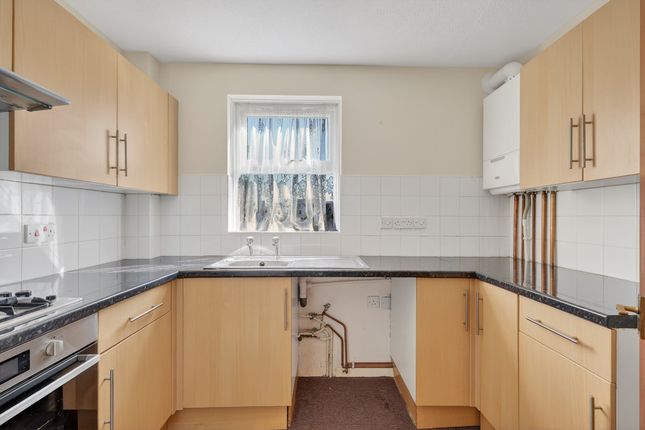 7, Hazelwood, Benfleet photo 4