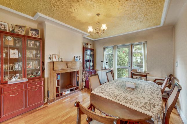 4, Lewis Crescent, London photo 4