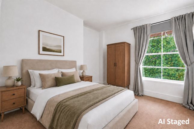 Flat 4, 28, Grosvenor Road, London photo 2