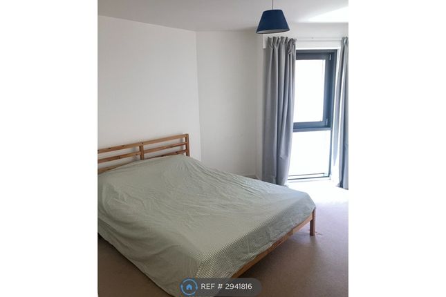 Flat, Black Prince Road, London photo 2