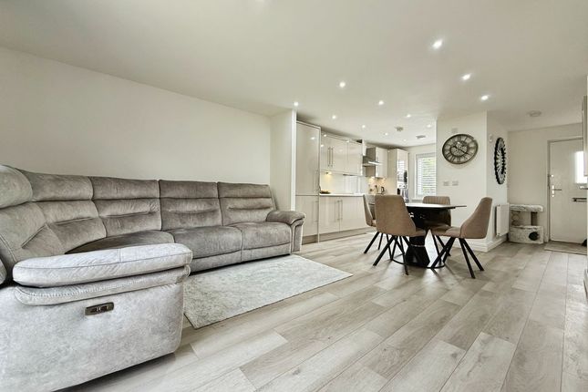23, Ashtree Avenue, Rowlands Gill photo 3
