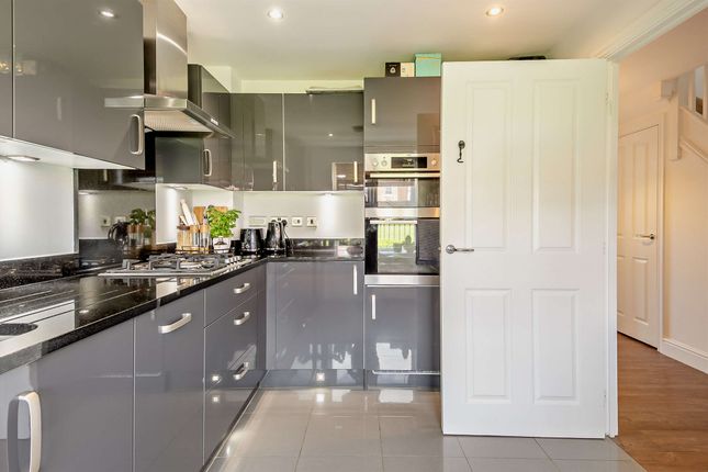 10, Vanderbank Terrace, Stamford photo 4