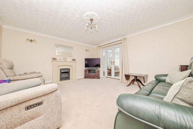22, Wilding Road, Ipswich photo 2