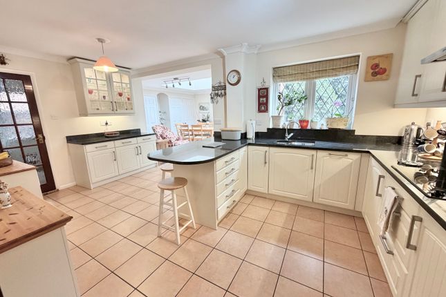 6, Coleford Paddocks, Camberley photo 2